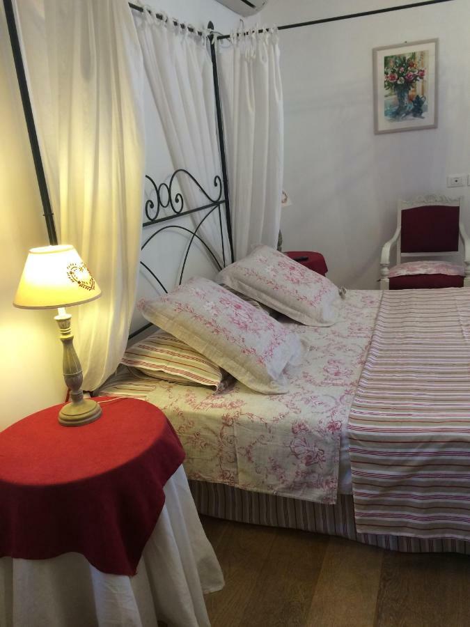 B&B H.M. Sonnino Eksteriør bilde
